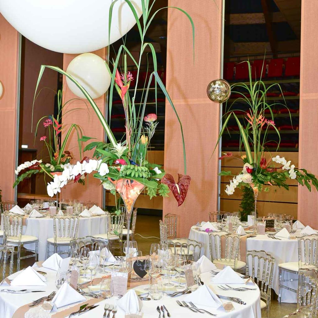 centre de table de fleurs exotique