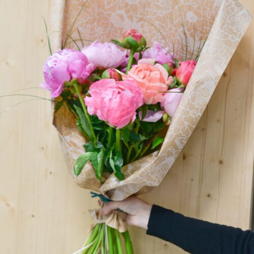 Un bouquet de Pivoines de différentes couleurs selon l'arrivage ...
