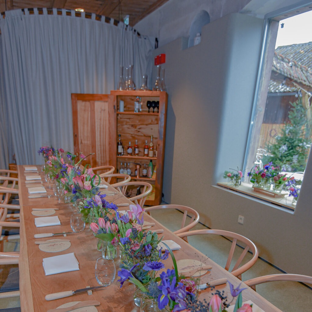 Décor de table vintage lieu Enfin_