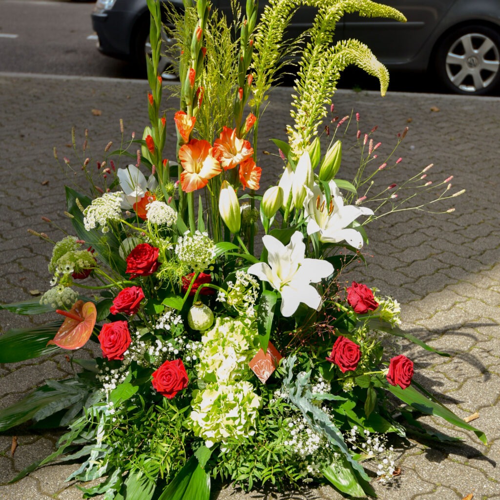 Devant de cerceuil blanc et rouge_-2