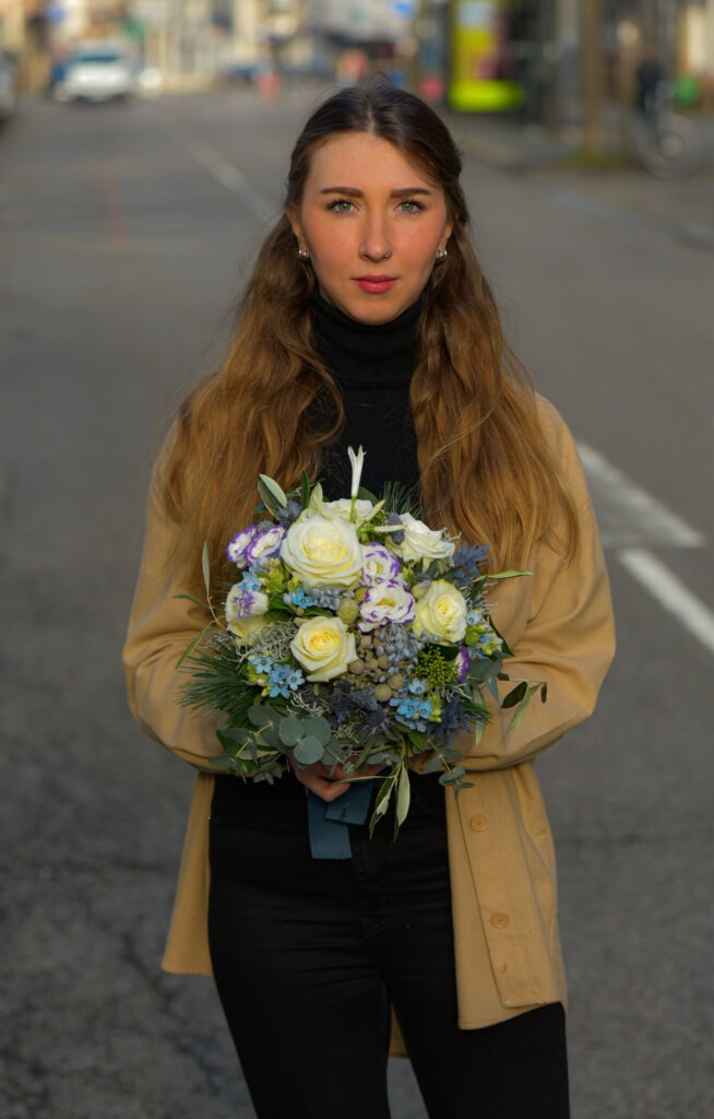 Bouquet de marié de blanc et bleu _