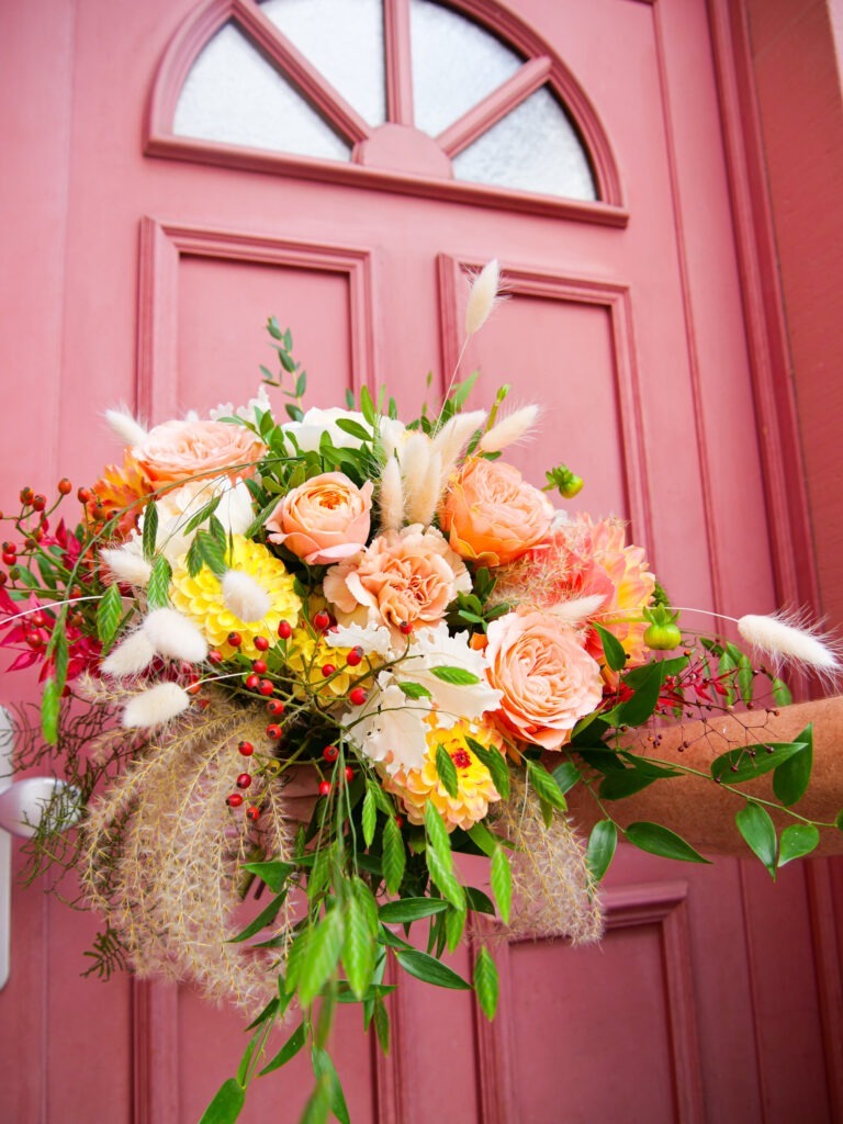 Bouquet de marié de couleurs automnales