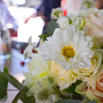 Bouquet de marié avec les fleurs de mon jardin couleur blanc_-2