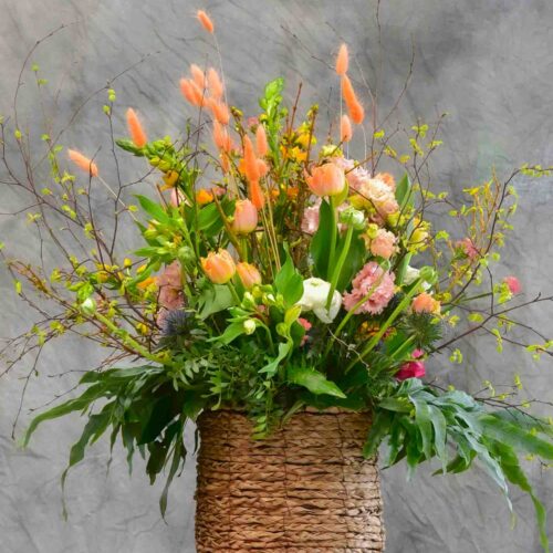 Une composition de fleurs du jardin selon la saison