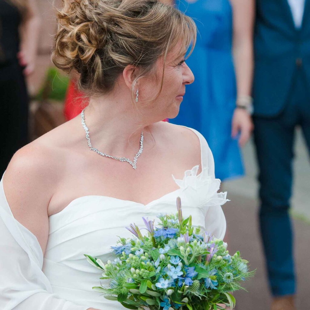 Bouquet de petites fleurs bleu